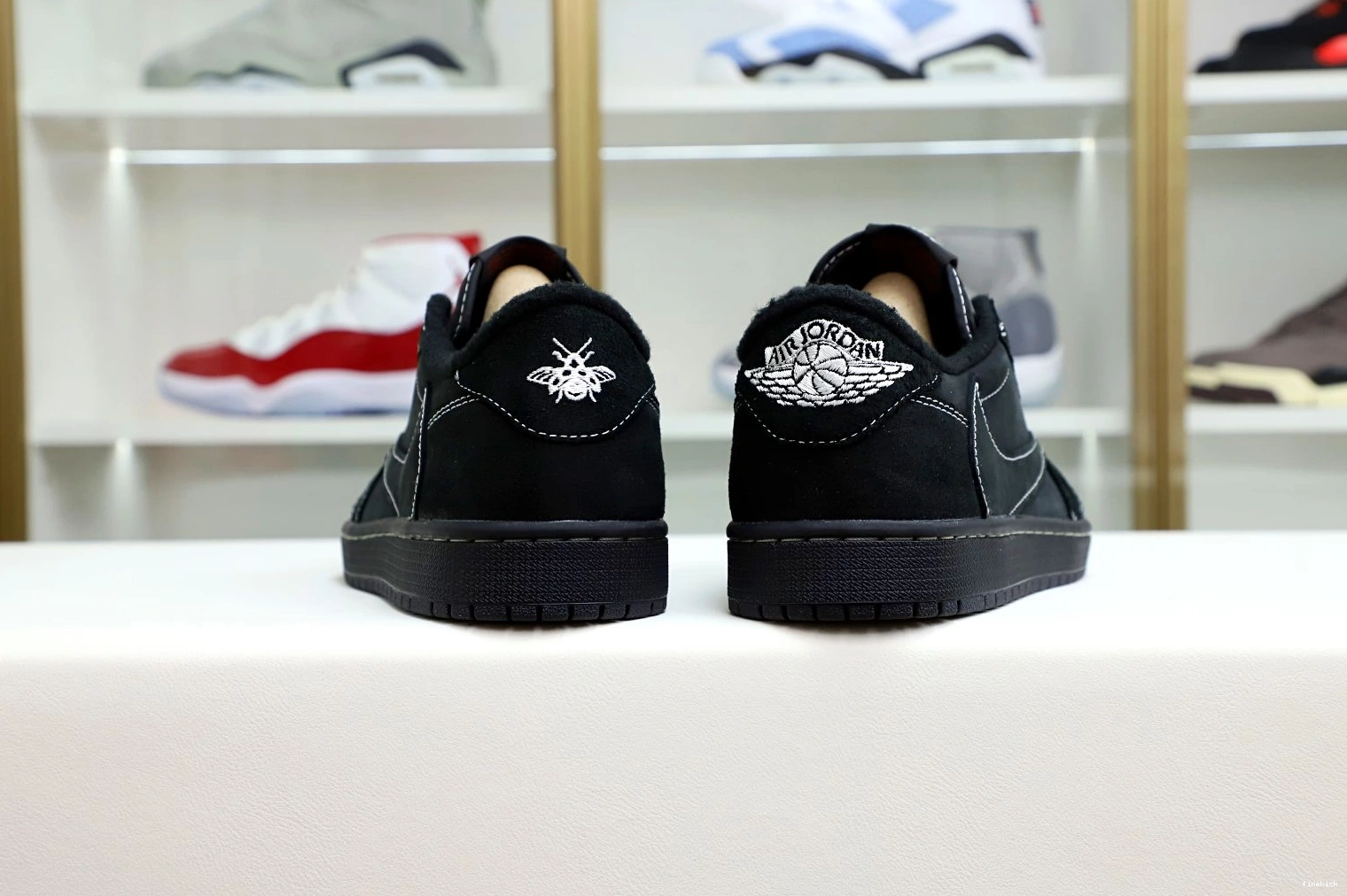 X NIKE SCOTT OG PHANTOM” 1 AIR “BLACK JORDAN LOW TRAVIS 0309